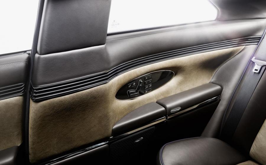 Детали интерьера Maybach 57S Xenatec Coupe (W240) 2010 года  (фото 5 из 22)